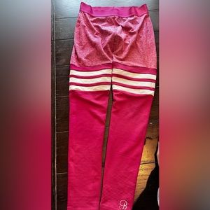 Bombshell Sportwear Thigh high sock style leggings in pink marbled style💗.